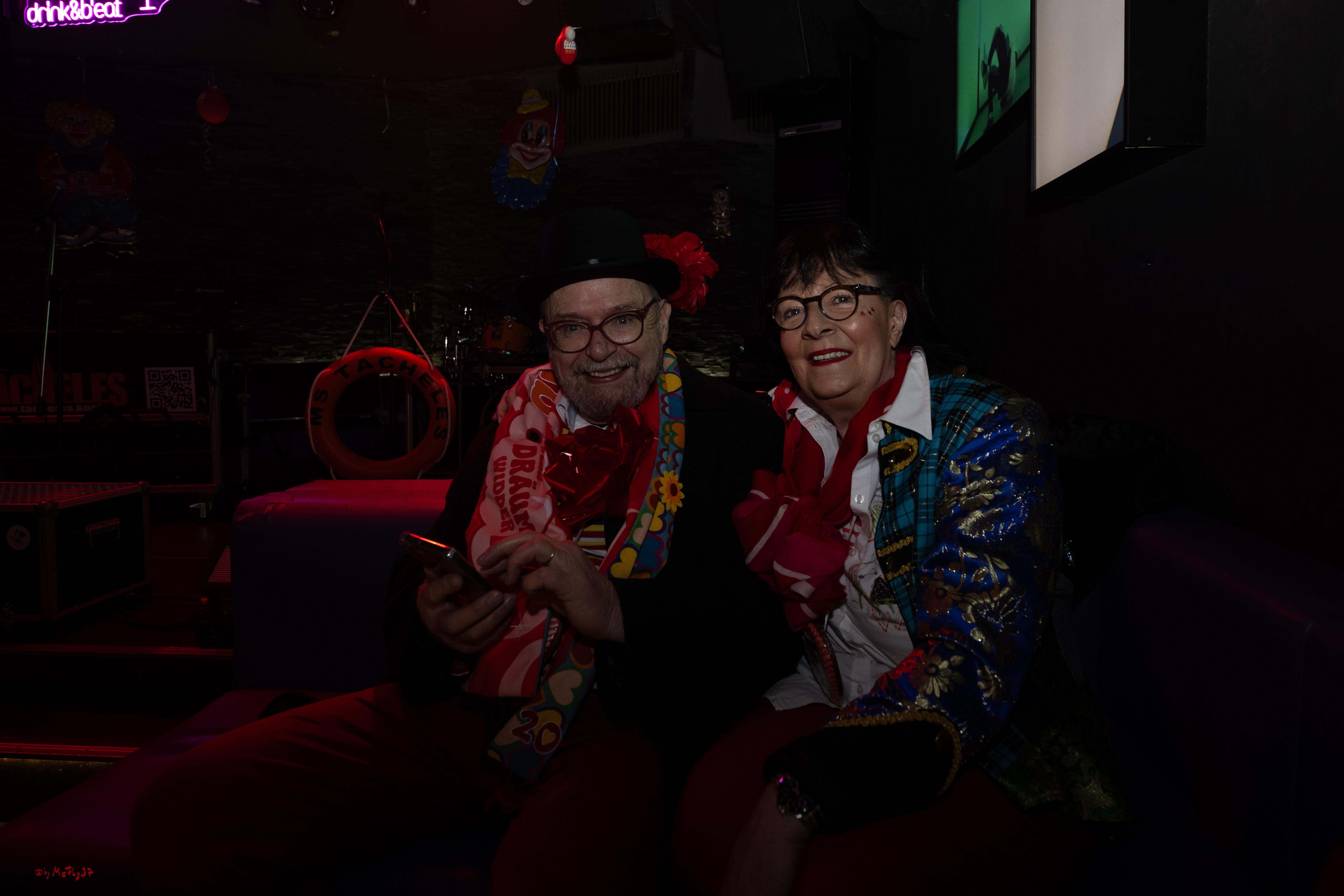 Rosenmontag Tribüne - KG 1. Straßenbahnsitzung e.V., 03.03.2025 Karneval, Brauchtum, Kostüme, Feiern, Club, Freude, Sonnenschein,