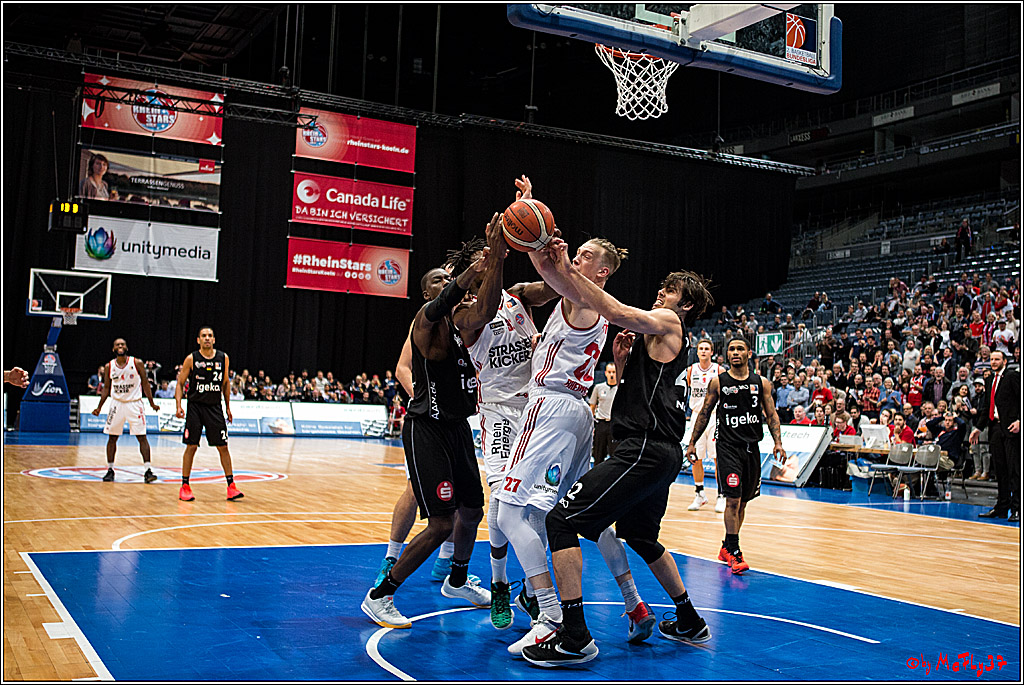 2. Basketball-Bundesliga ProA, RheinStars Koeln vs. Nuernberg Falcons BC; Koeln, 05.12.2016