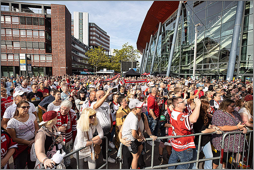 PENNY DEL Saisoneroeffnungsfeier Koelner Haie; Koeln, 03.09.2023