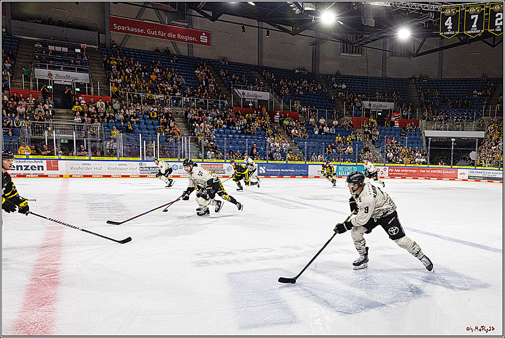 PENNY DEL 1. Testspiel Krefeld Pinguine - Koelner Haie; Krefeld, 10.09.2023
