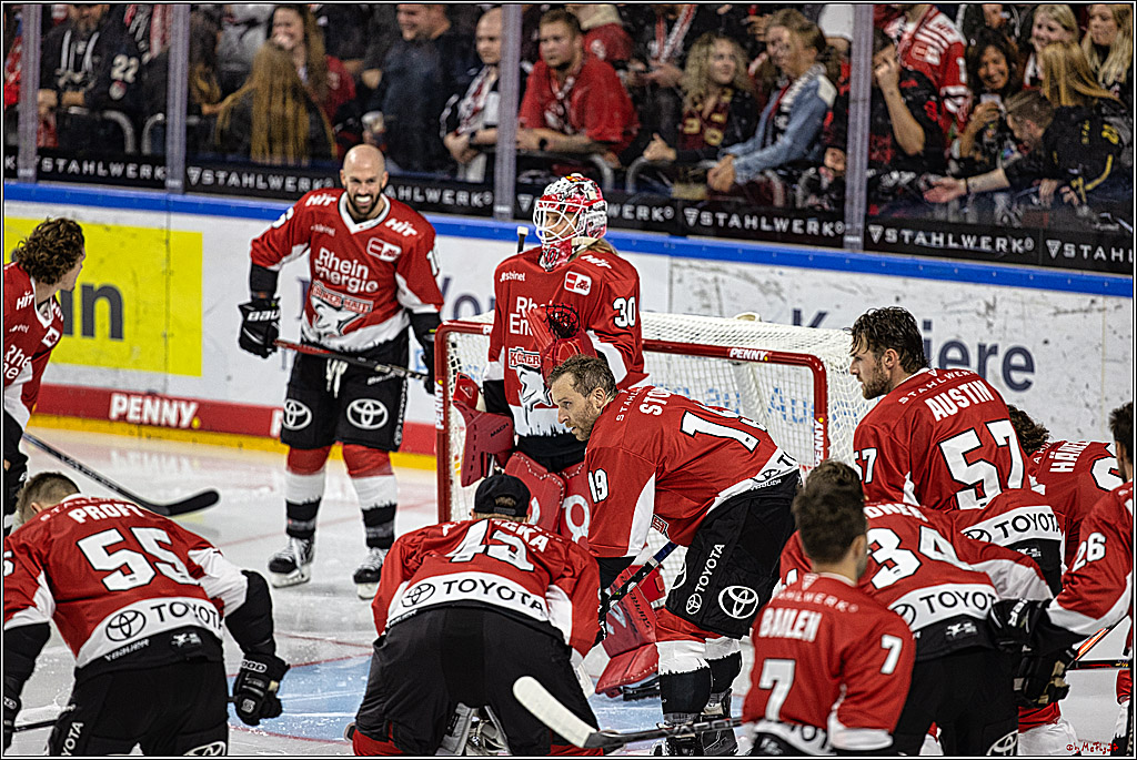 PENNY DEL 1. Koelner Haie - Adler Mannheim; Koeln, 30.09.2023