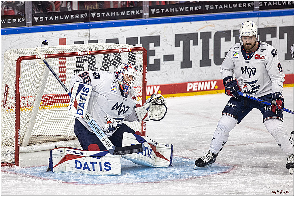 PENNY DEL 1. Koelner Haie - Adler Mannheim; Koeln, 30.09.2023