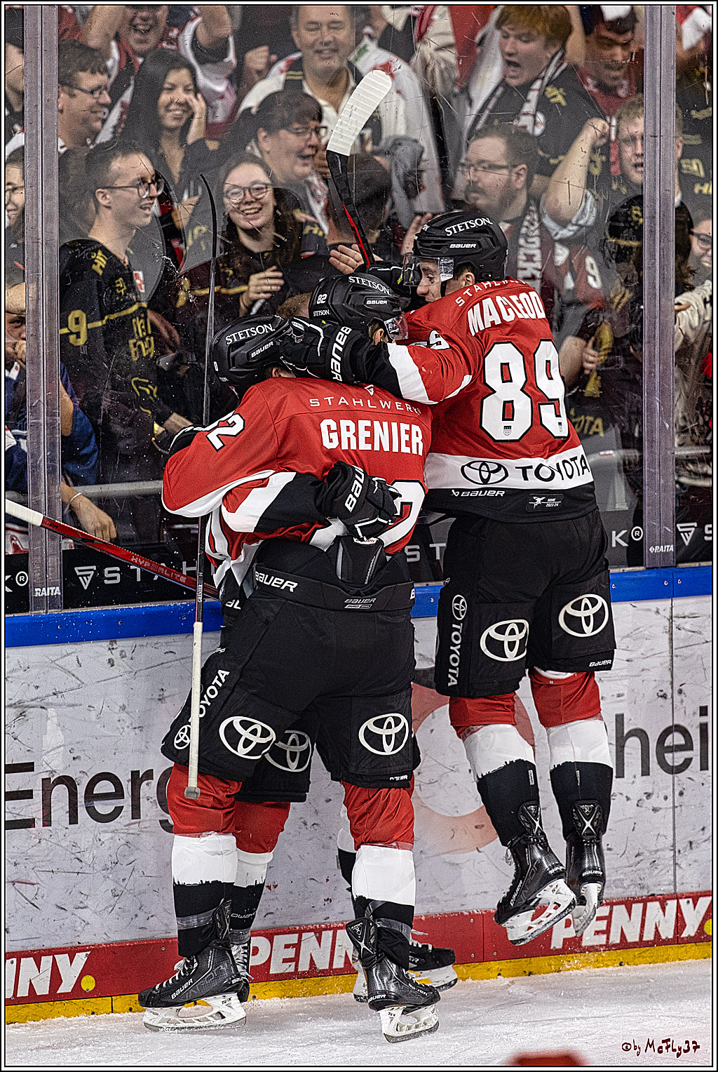 PENNY DEL 1. Koelner Haie - Adler Mannheim; Koeln, 30.09.2023