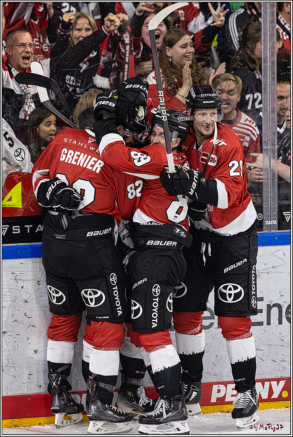 PENNY DEL 1. Koelner Haie - Adler Mannheim; Koeln, 30.09.2023