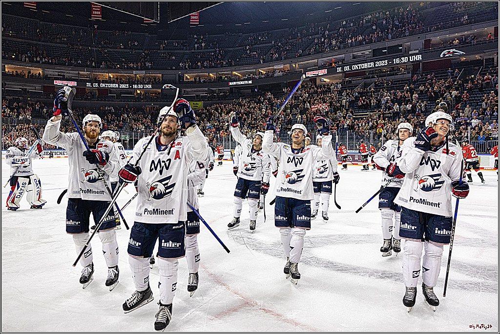 PENNY DEL 1. Koelner Haie - Adler Mannheim; Koeln, 30.09.2023