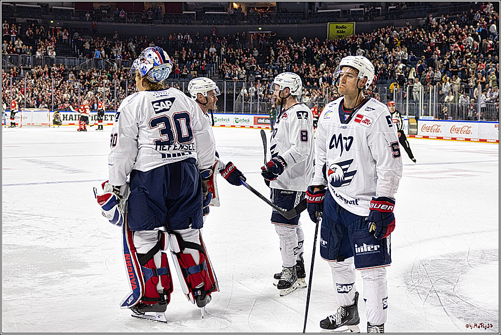 PENNY DEL 1. Koelner Haie - Adler Mannheim; Koeln, 30.09.2023