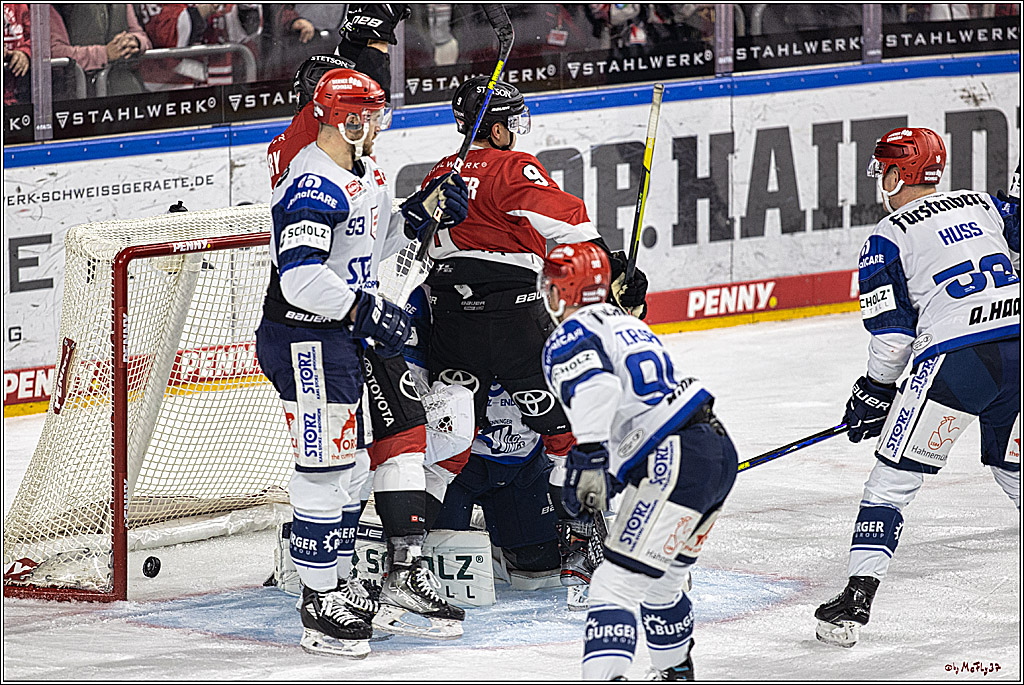 PENNY DEL 1. Koelner Haie - Schwenninger Wild Wings; Koeln, 25.10.2023