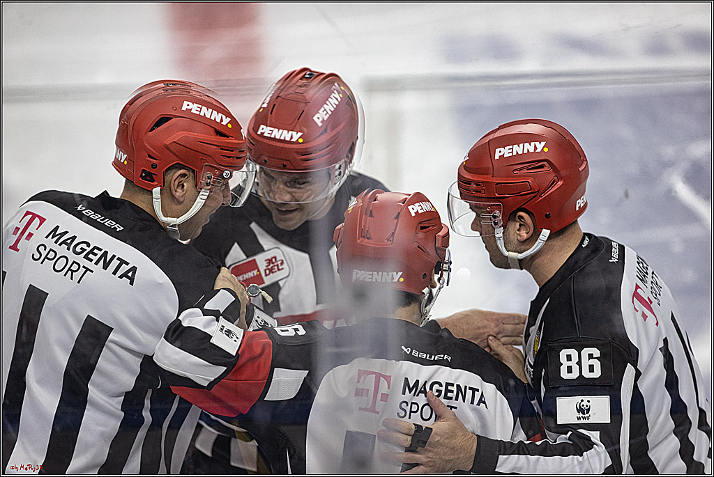 PENNY DEL 1. Koelner Haie - Fischtown Pinguins Bremerhaven; Koeln, 01.11.2023