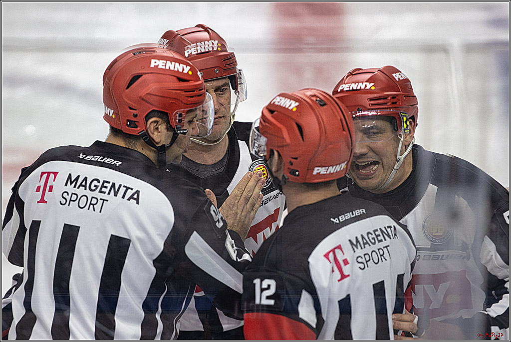 PENNY DEL 1. Koelner Haie - Grizzlys Wolfsburg; Koeln, 28.11.2023