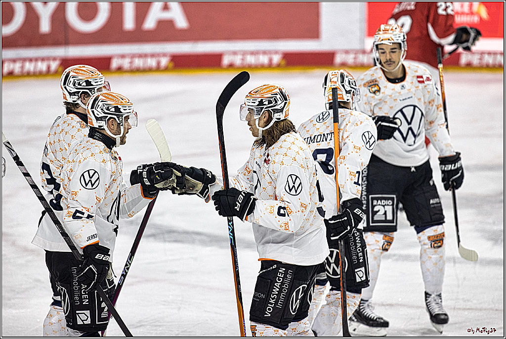 PENNY DEL 1. Koelner Haie - Grizzlys Wolfsburg; Koeln, 28.11.2023