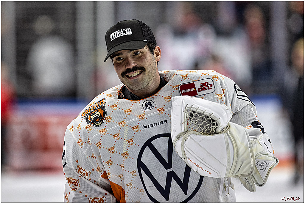 PENNY DEL 1. Koelner Haie - Grizzlys Wolfsburg; Koeln, 28.11.2023