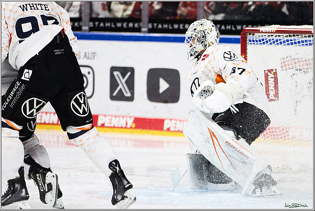 PENNY DEL; Koelner Haie- Grizzly Wolfsburg; Koeln, 28.11.2023