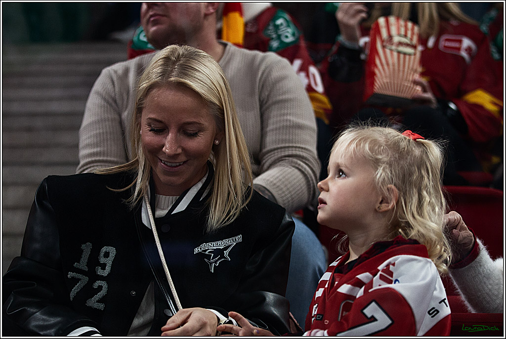 PENNY DEL; Duesseldorfer EG- Koelner Haie; Duesseldorf, 03.12.2023