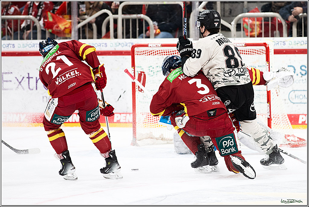 PENNY DEL; Duesseldorfer EG- Koelner Haie; Duesseldorf, 03.12.2023