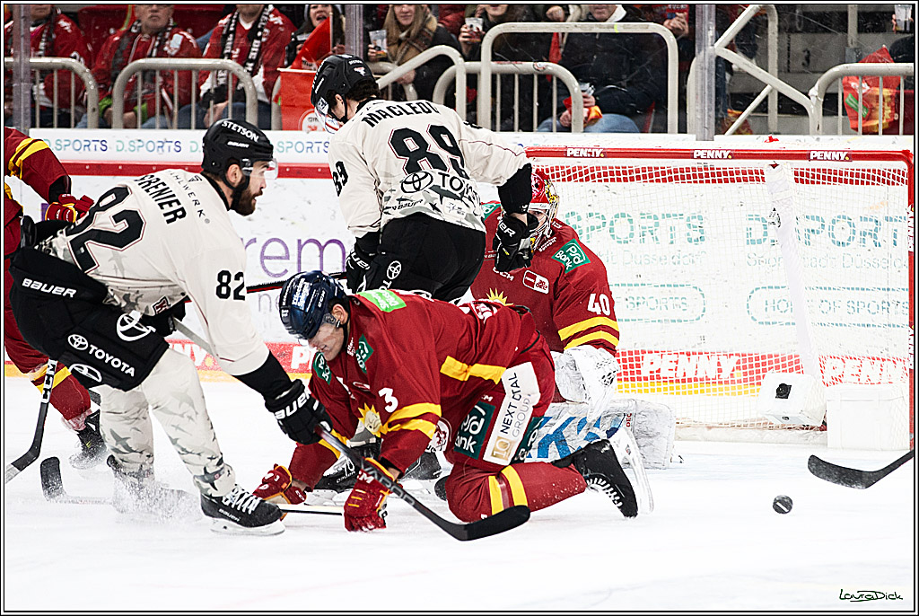 PENNY DEL; Duesseldorfer EG- Koelner Haie; Duesseldorf, 03.12.2023