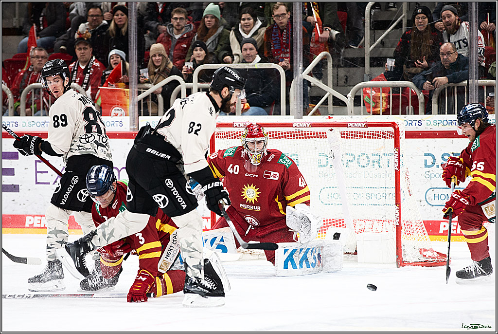 PENNY DEL; Duesseldorfer EG- Koelner Haie; Duesseldorf, 03.12.2023