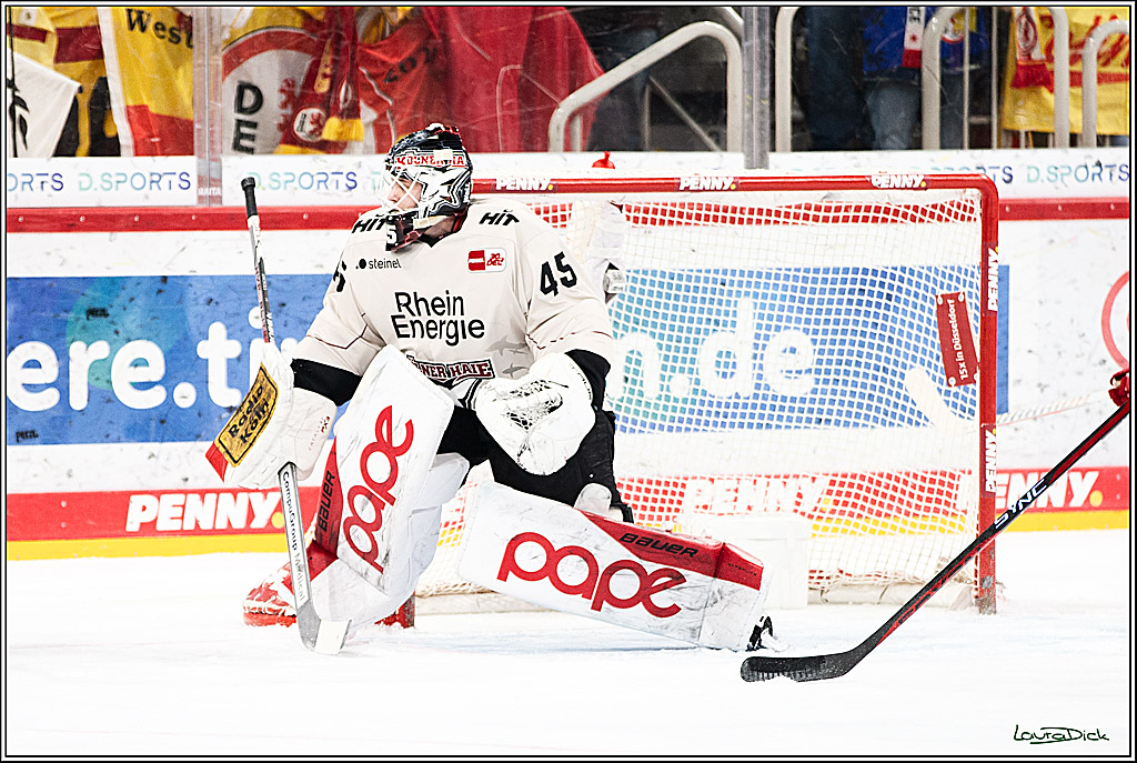 PENNY DEL; Duesseldorfer EG- Koelner Haie; Duesseldorf, 03.12.2023