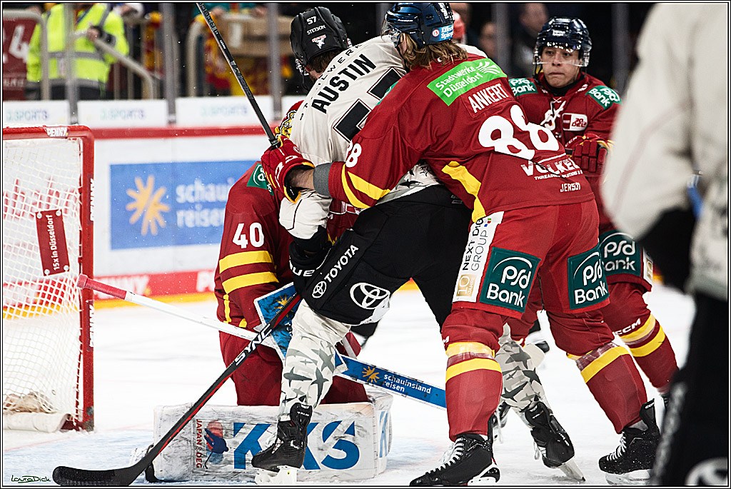 PENNY DEL; Duesseldorfer EG- Koelner Haie; Duesseldorf, 03.12.2023