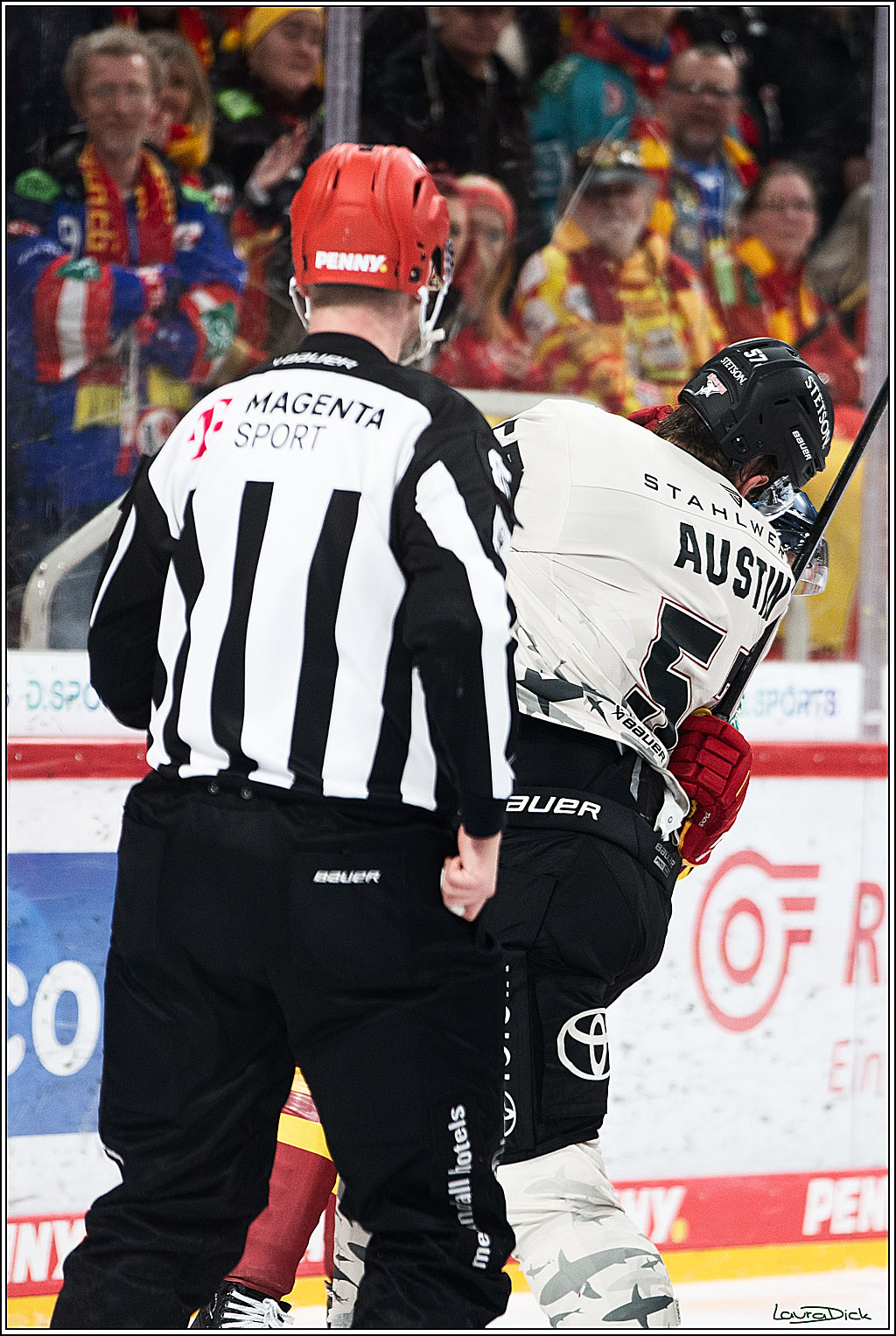 PENNY DEL; Duesseldorfer EG- Koelner Haie; Duesseldorf, 03.12.2023