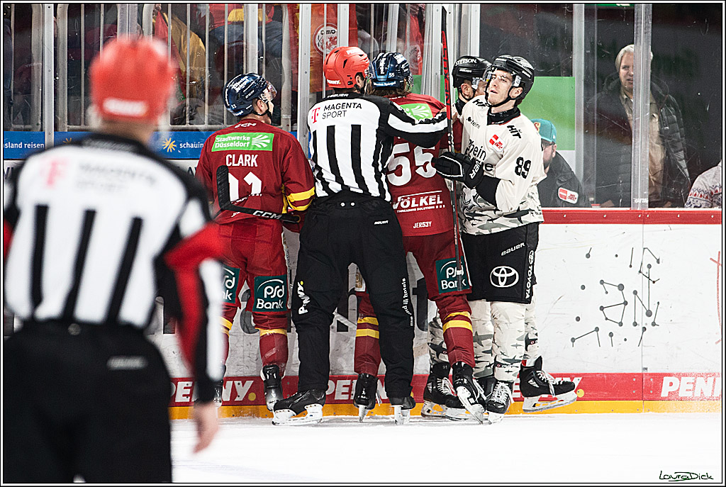 PENNY DEL; Duesseldorfer EG- Koelner Haie; Duesseldorf, 03.12.2023