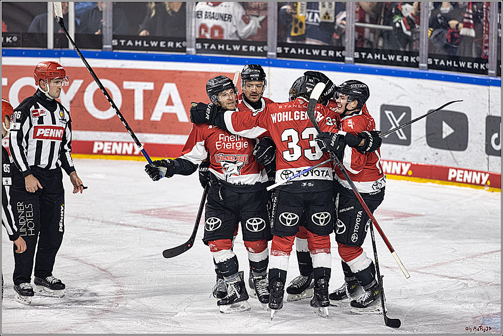 PENNY DEL 1. Koelner Haie - Straubing Tigers; Koeln, 15.12.2023