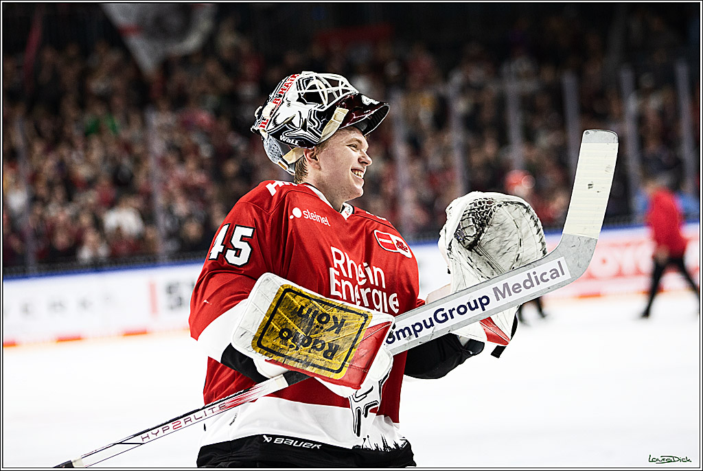 PENNY DEL; Koelner Haie- Straubing Tigers; Koeln, 15.12.2023