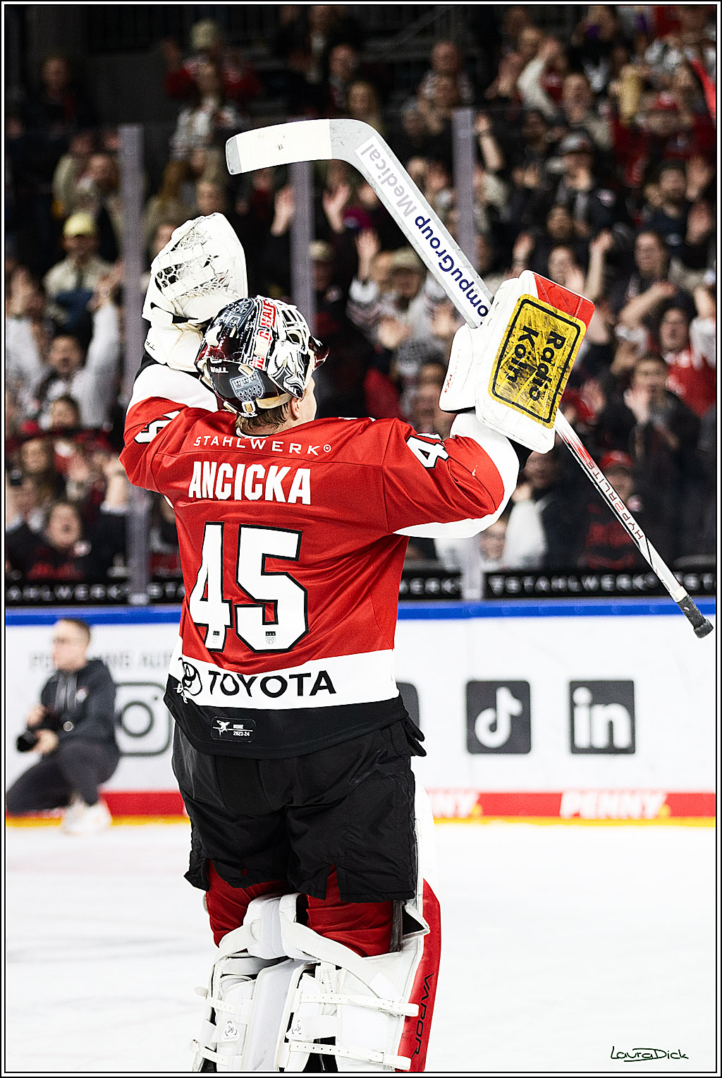 PENNY DEL; Koelner Haie- Straubing Tigers; Koeln, 15.12.2023