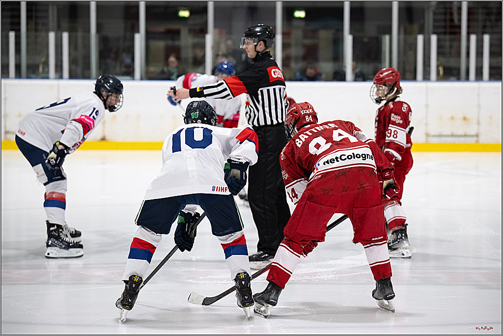 Freundschaftsspiel Junghaie U17 - Nationalmannschaft GRB U18; Köln, 18.12.2024