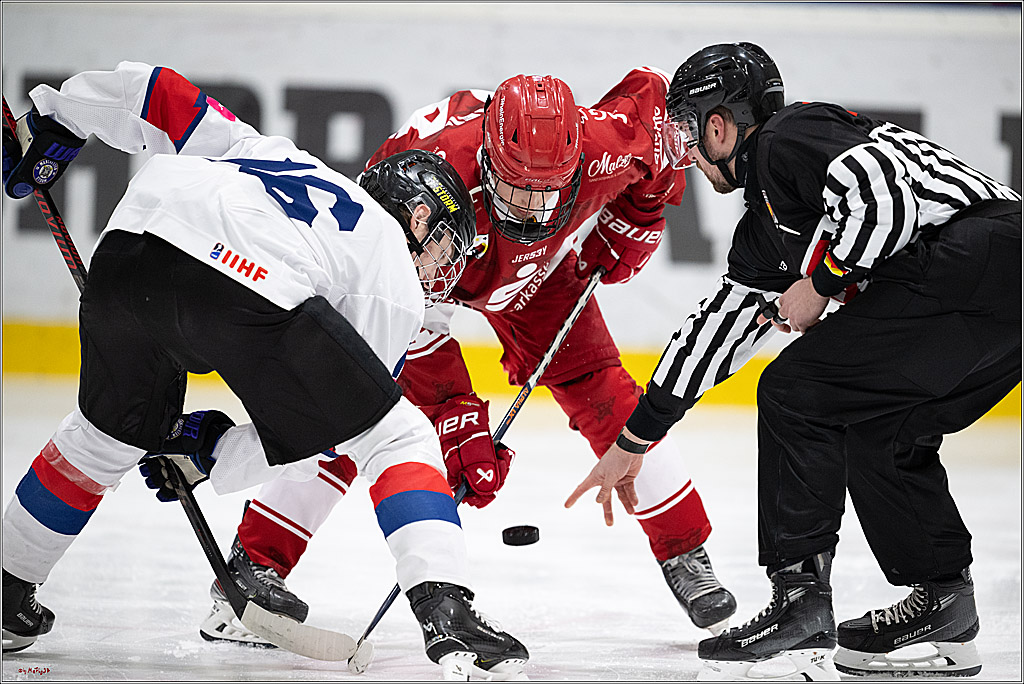 Freundschaftsspiel Junghaie U17 - Nationalmannschaft GRB U18; Köln, 18.12.2024