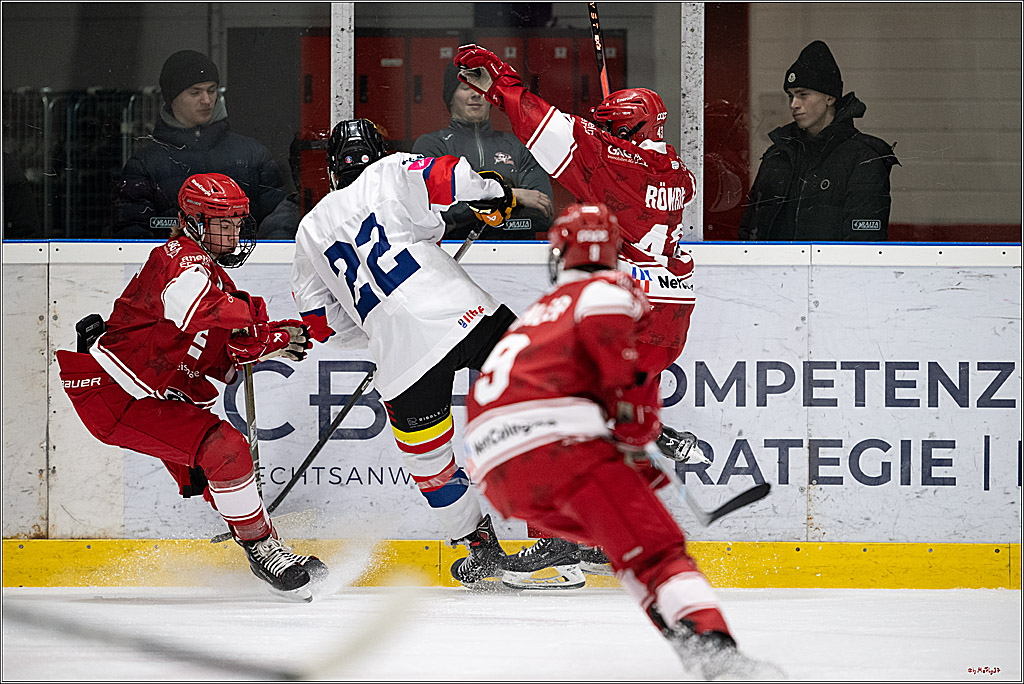 Freundschaftsspiel Junghaie U17 - Nationalmannschaft GRB U18; Köln, 18.12.2024