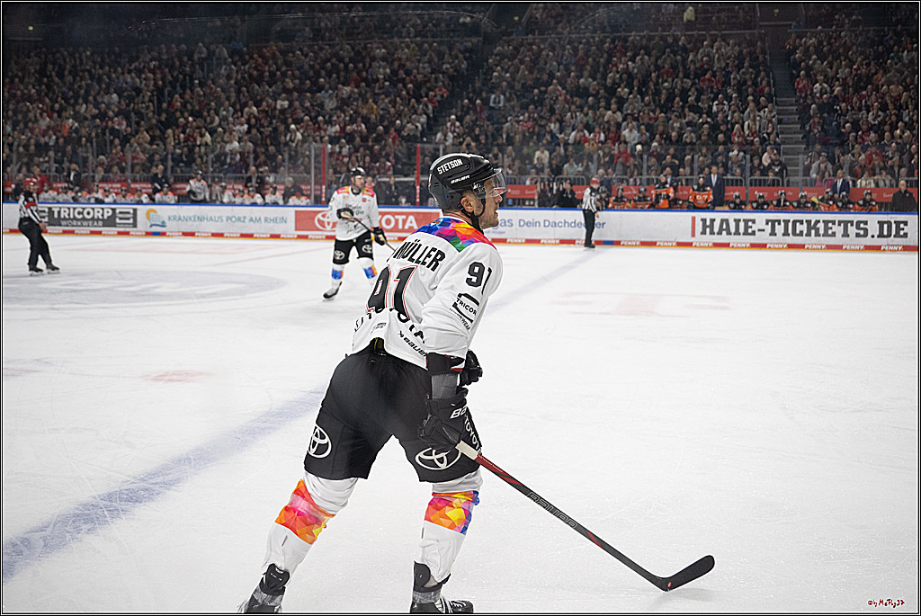 PENNY DEL 1; Kölner Haie - Grizzlys Wolfsburg; Köln, 10.01.2025