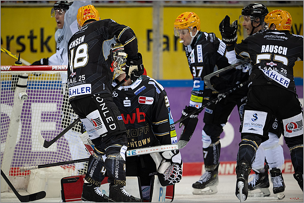 PENNY DEL 1 - Playoff Viertelfinale; Fischtown Pinguins Bremerhaven - Kölner Haie; Bremerhaven, 16.03.2025