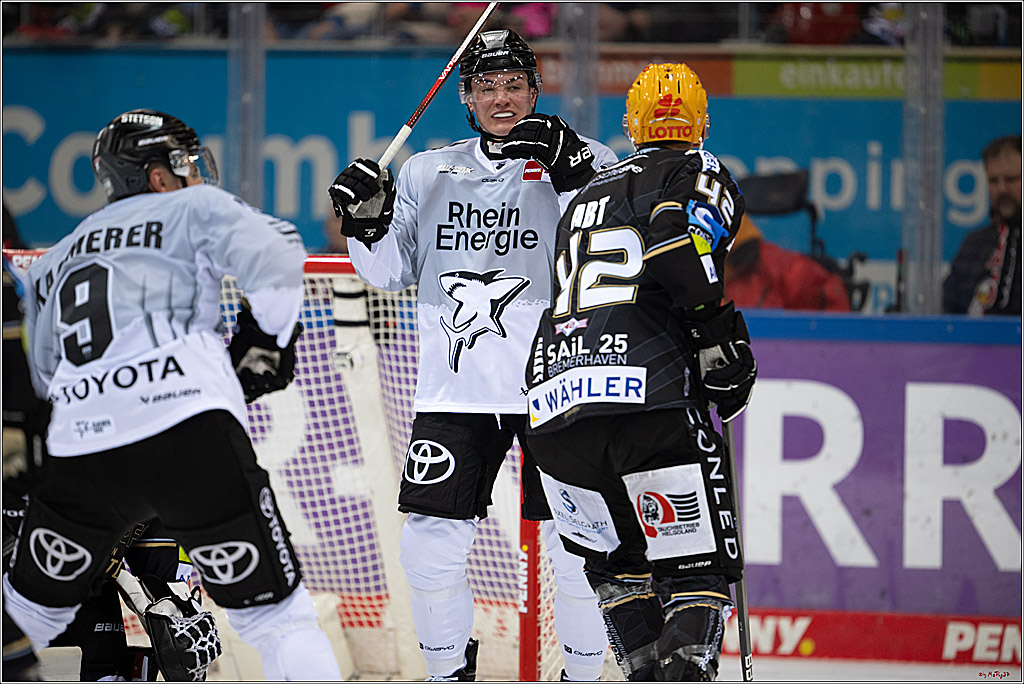 PENNY DEL 1 - Playoff Viertelfinale; Fischtown Pinguins Bremerhaven - Kölner Haie; Bremerhaven, 16.03.2025