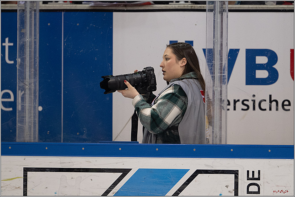 PENNY DEL 1 - Playoff Viertelfinale; Fischtown Pinguins Bremerhaven - Kölner Haie; Bremerhaven, 16.03.2025