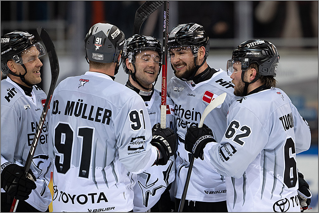 PENNY DEL 1 - Playoff Viertelfinale; Fischtown Pinguins Bremerhaven - Kölner Haie; Bremerhaven, 16.03.2025