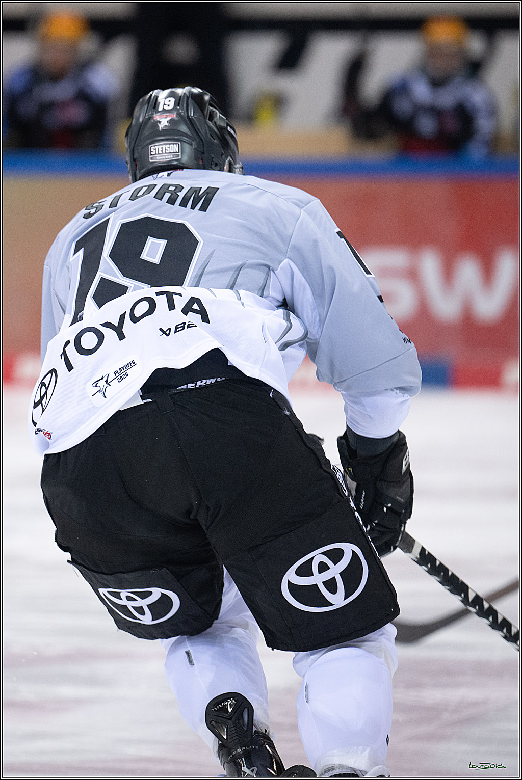 PENNY DEL; Fischtown Pinguins-Koelner Haie; Bremerhaven, 16.03.2025