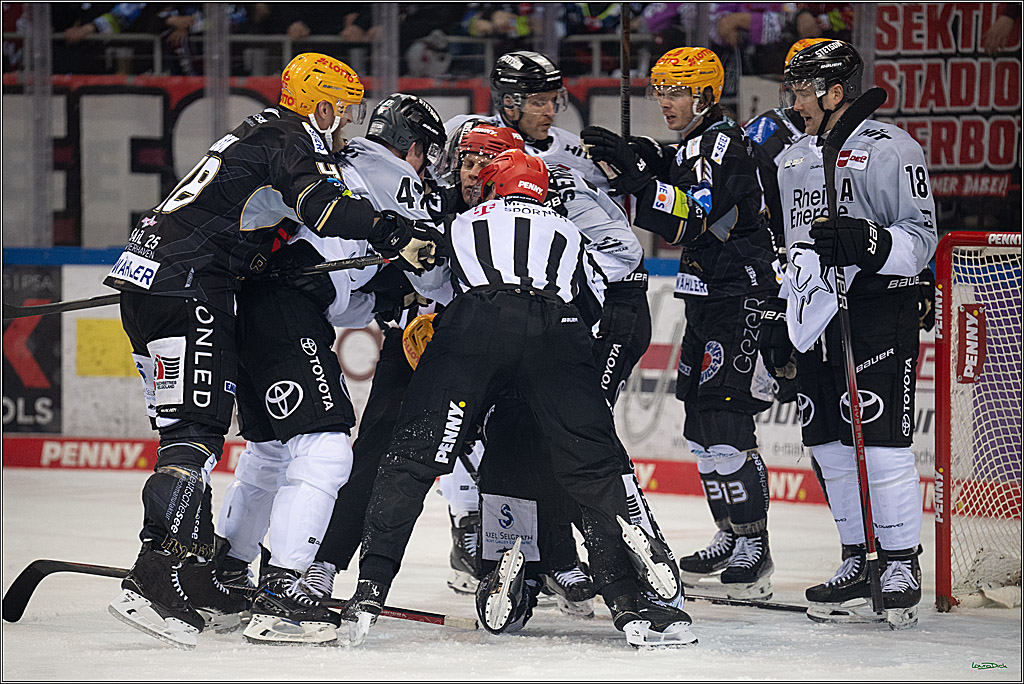 PENNY DEL; Fischtown Pinguins-Koelner Haie; Bremerhaven, 16.03.2025