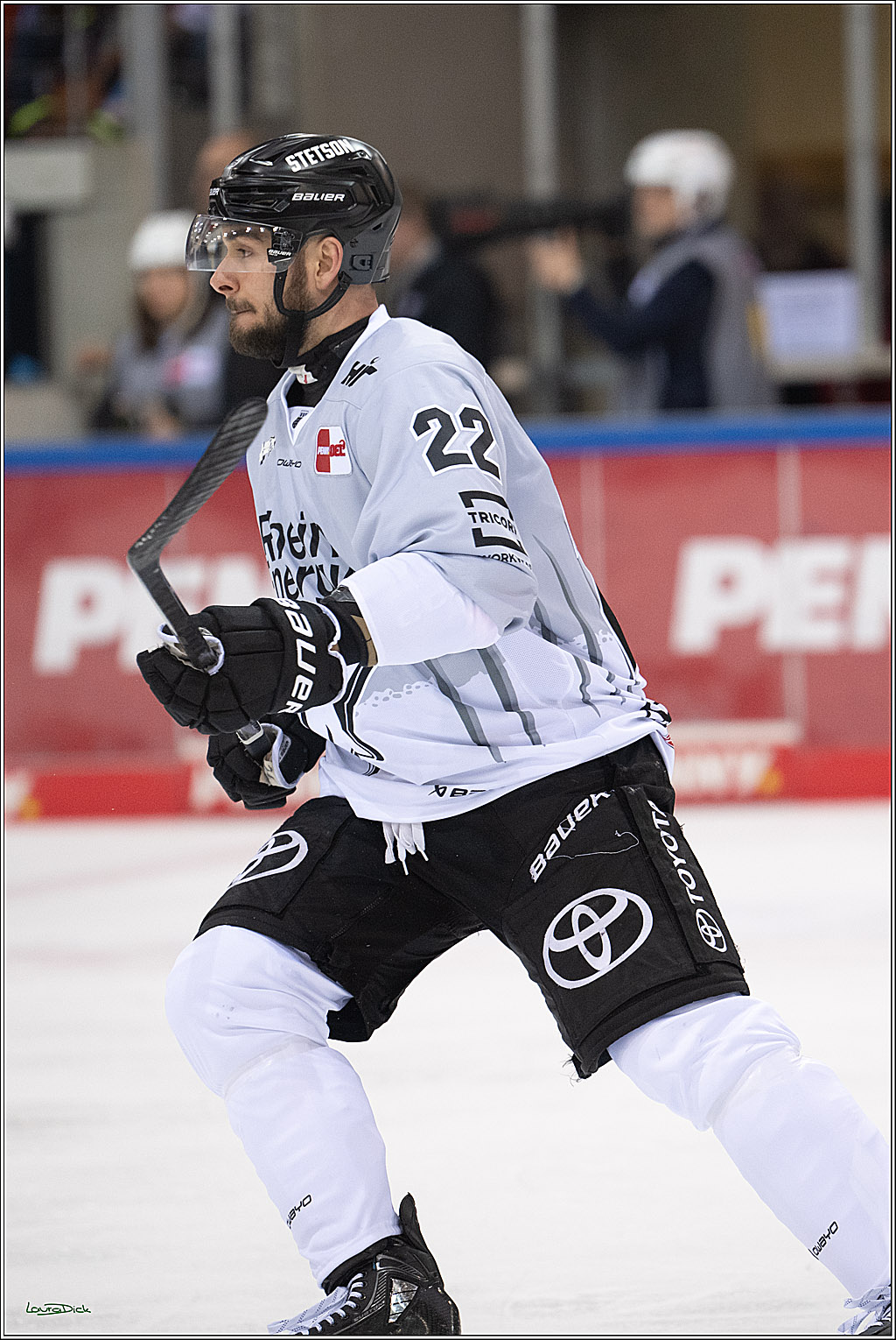 PENNY DEL; Fischtown Pinguins-Koelner Haie; Bremerhaven, 16.03.2025