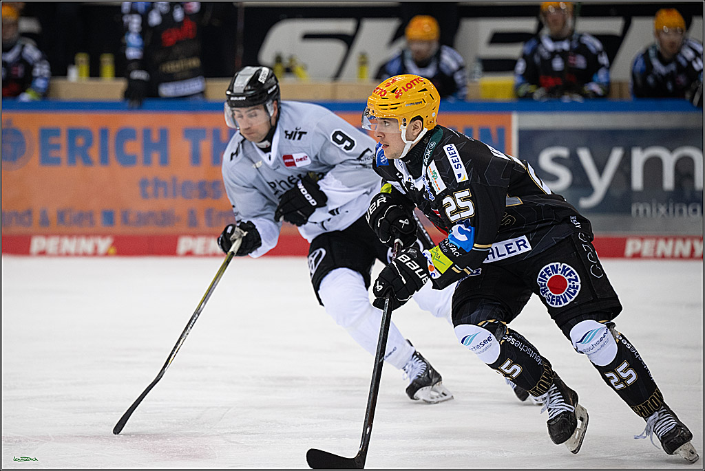 PENNY DEL; Fischtown Pinguins-Koelner Haie; Bremerhaven, 16.03.2025