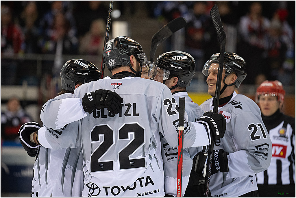 PENNY DEL; Fischtown Pinguins-Koelner Haie; Bremerhaven, 16.03.2025