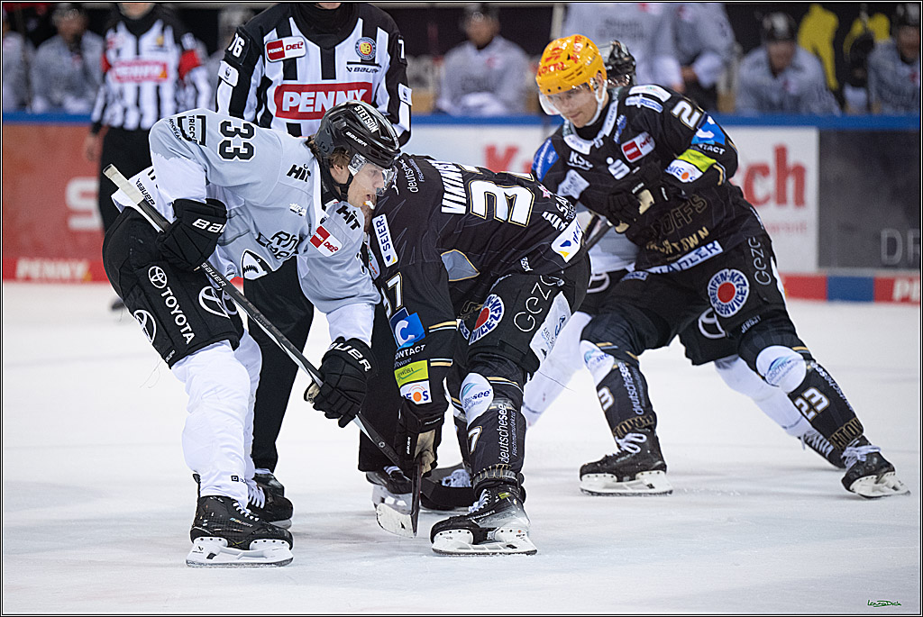 PENNY DEL; Fischtown Pinguins-Koelner Haie; Bremerhaven, 16.03.2025