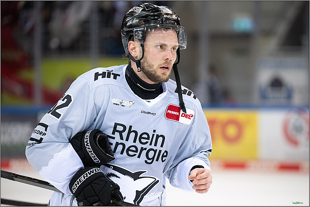PENNY DEL; Fischtown Pinguins-Koelner Haie; Bremerhaven, 16.03.2025