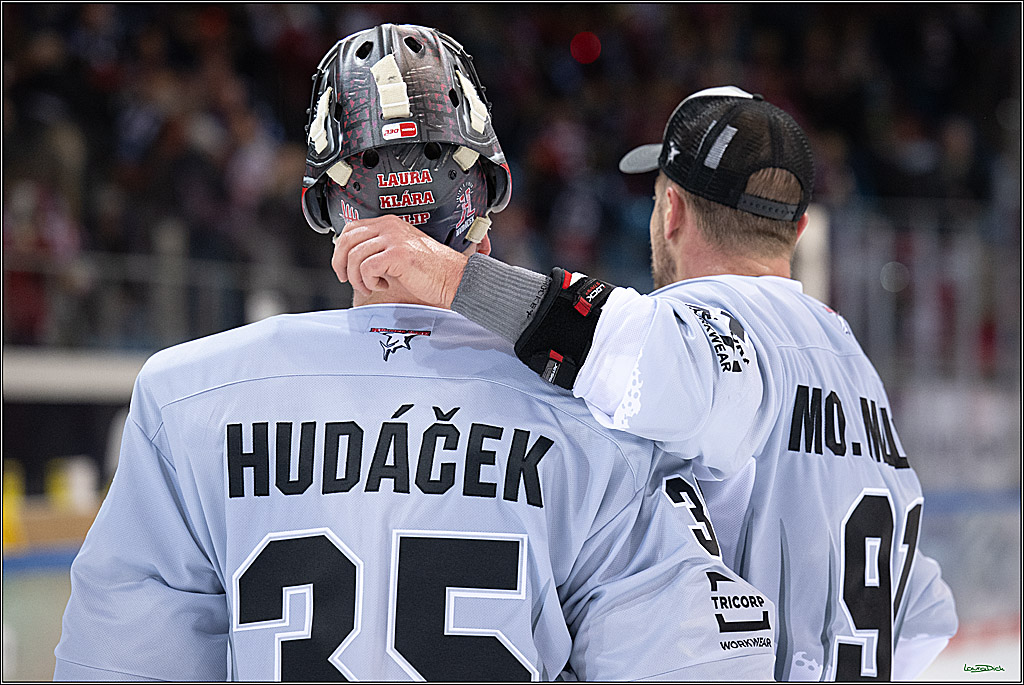 PENNY DEL; Fischtown Pinguins-Koelner Haie; Bremerhaven, 16.03.2025