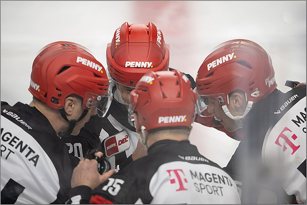 PENNY DEL 1 - Playoff Viertelfinale; Kölner Haie - Fischtown Pinguins Bremerhaven; Köln, 18.03.2025
