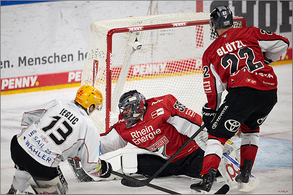 PENNY DEL 1 - Playoff Viertelfinale; Kölner Haie - Fischtown Pinguins Bremerhaven; Köln, 18.03.2025