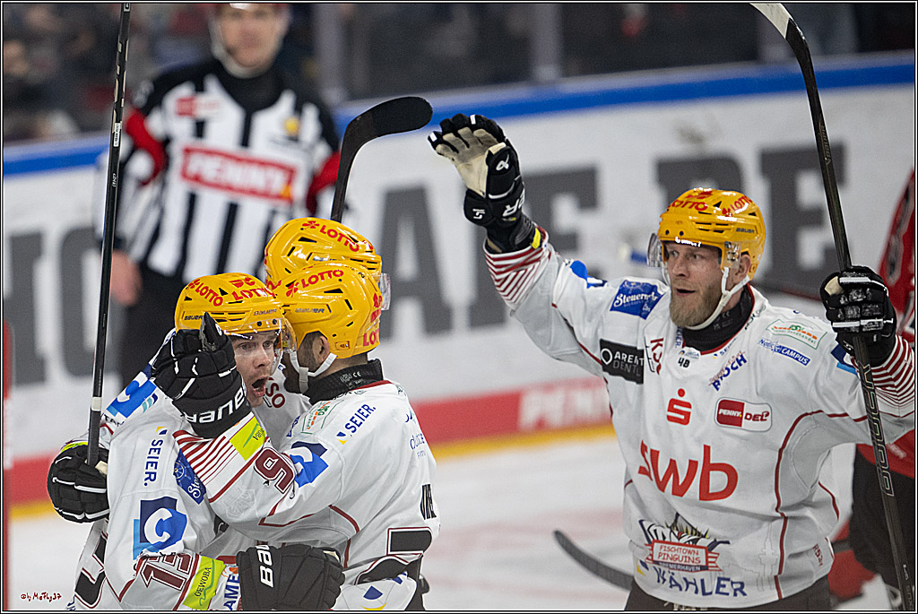 PENNY DEL 1 - Playoff Viertelfinale; Kölner Haie - Fischtown Pinguins Bremerhaven; Köln, 18.03.2025
