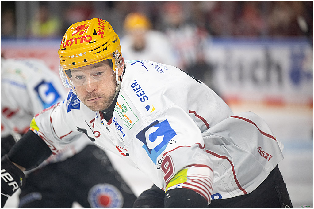 PENNY DEL; Koelner Haie- Fischtown Bremerhaven; Koeln, 18.03.2025
