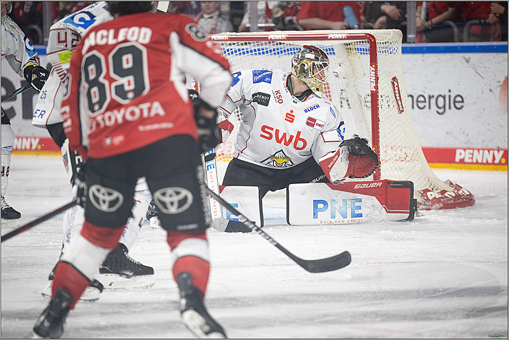 PENNY DEL; Koelner Haie- Fischtown Bremerhaven; Koeln, 18.03.2025