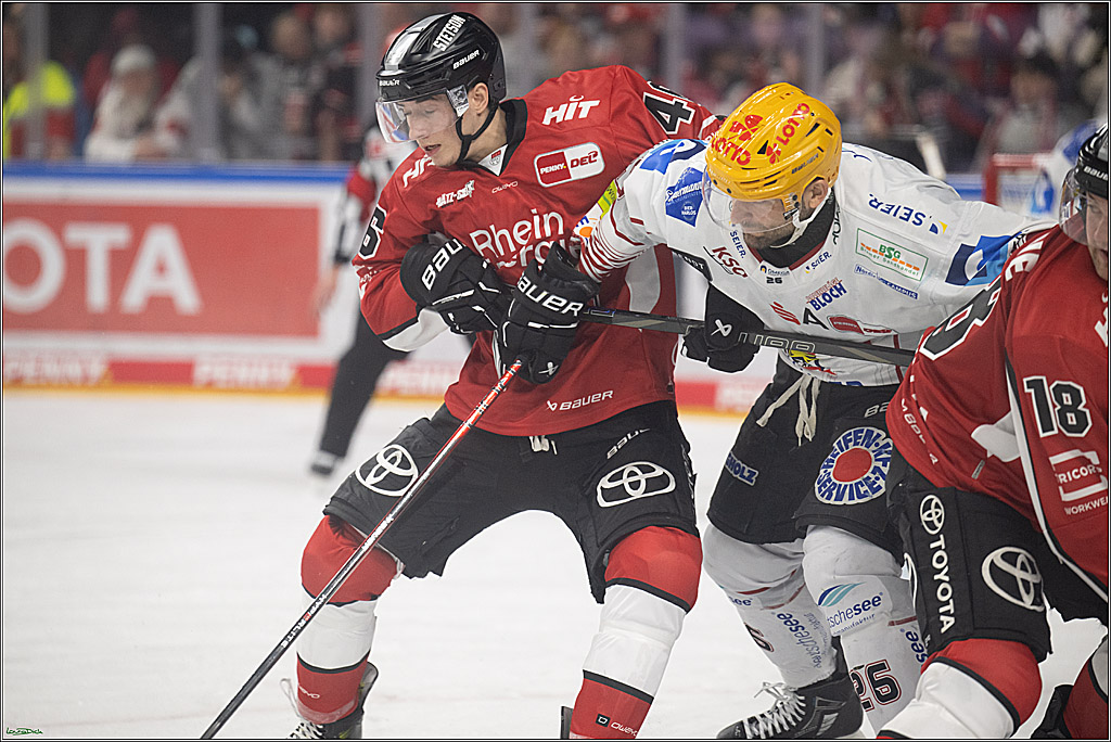 PENNY DEL; Koelner Haie- Fischtown Bremerhaven; Koeln, 18.03.2025