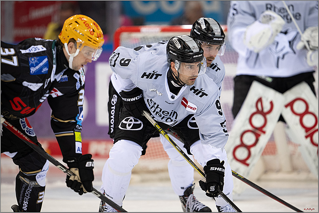 PENNY DEL 1 - Playoff Viertelfinale; Fischtown Pinguins Bremerhaven - Kölner Haie; Bermerhaven, 21.03.2025